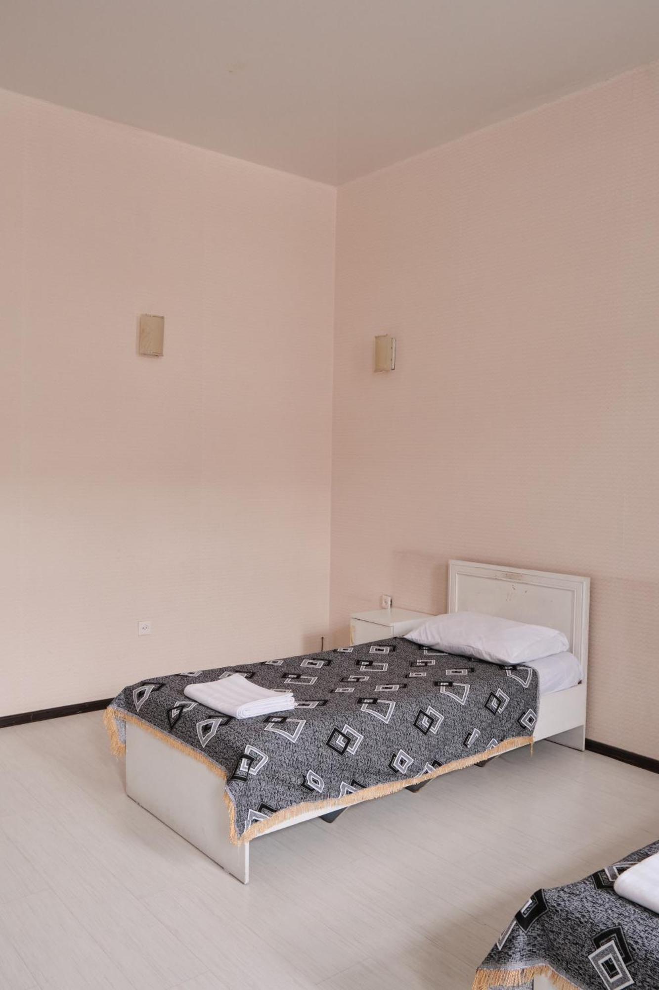 Hotel Europa Семей Екстер'єр фото