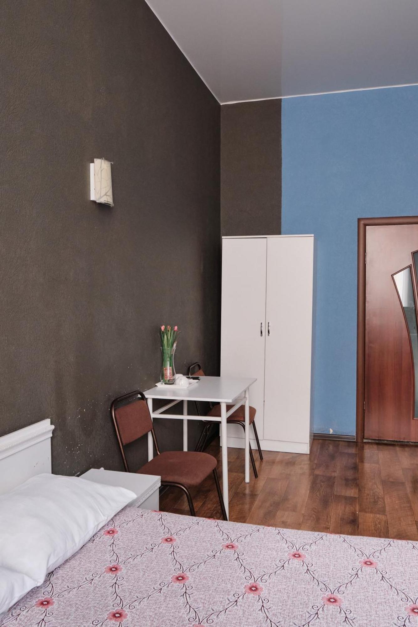Hotel Europa Семей Екстер'єр фото